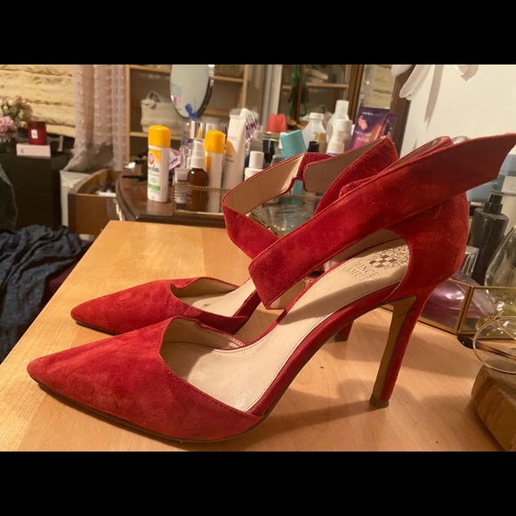 Vince Camuto 'Carlotte' Pointy Toe Pump red size 8 - Picture 3 of 7